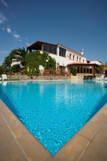 Castello Rosso Hotel Karystos  Exterior photo